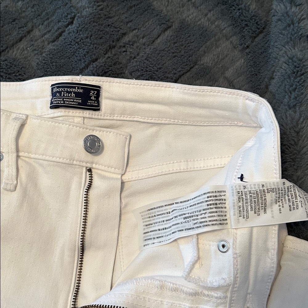 Abercrombie & Fitch Women's Skinny Jeans - White size 4 - Picture 2 of 5